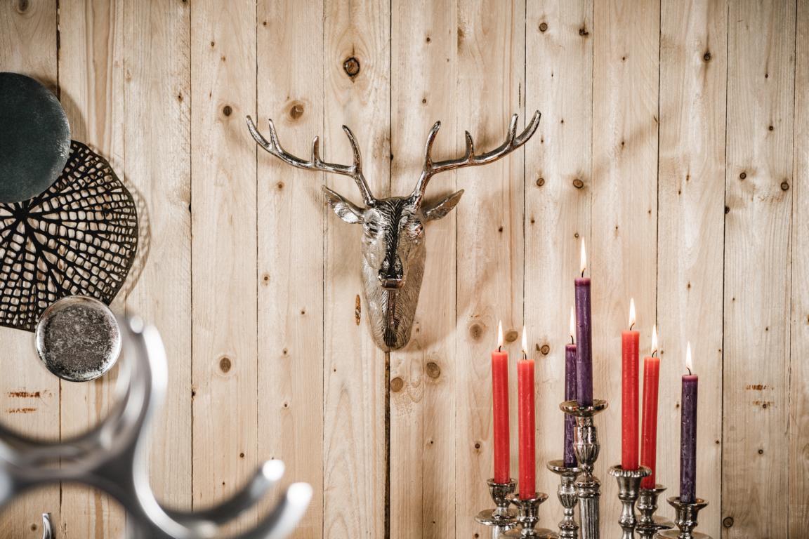 MN_Ambiente_05_07_2021-00045 Hirschgeweih Hirschkopf Geweih Silber aus Metall Wanddekoration