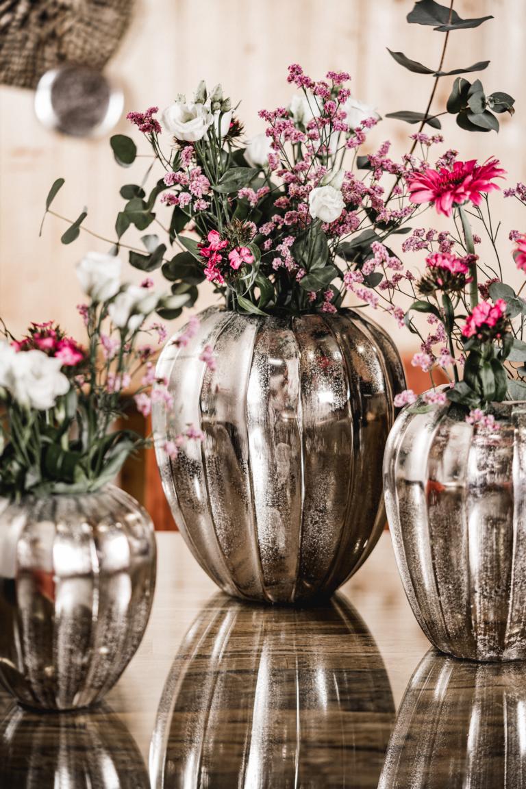 MN_Ambiente_27_05_2021-00086 Vase Silber Rund aus Metall