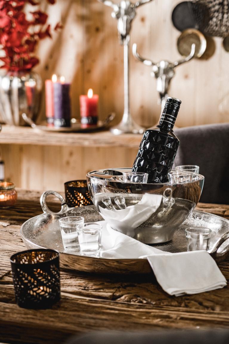 Wodkakühler Flaschenkühler für Wodka Spirituosen Silber aus Edelstahl mit Gläsern Wodka Kühler Silber Edelstahl mit 6 Gläsern