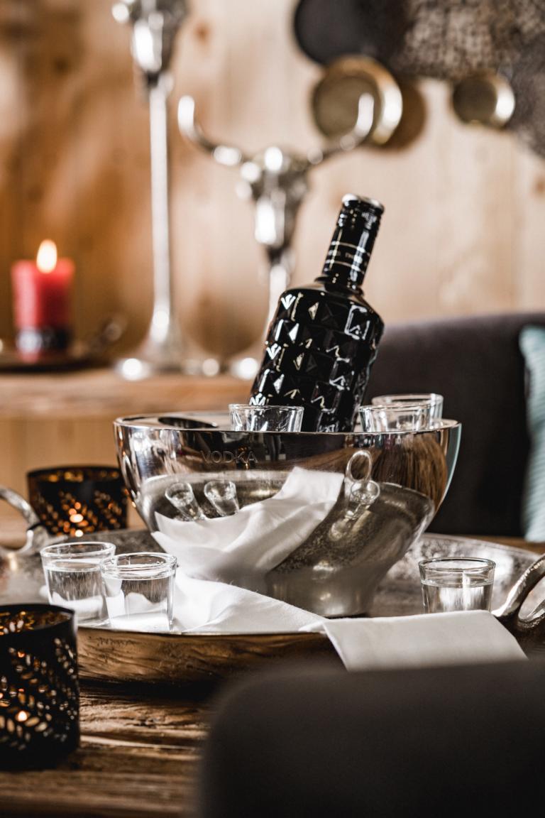 Wodkakühler Flaschenkühler für Wodka Spirituosen Silber aus Edelstahl mit Gläsern Wodka Kühler Silber Edelstahl mit 6 Gläsern