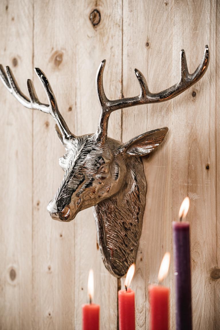 MN_Ambiente_05_07_2021-00053 Hirschgeweih Hirschkopf Geweih Silber aus Metall Wanddekoration