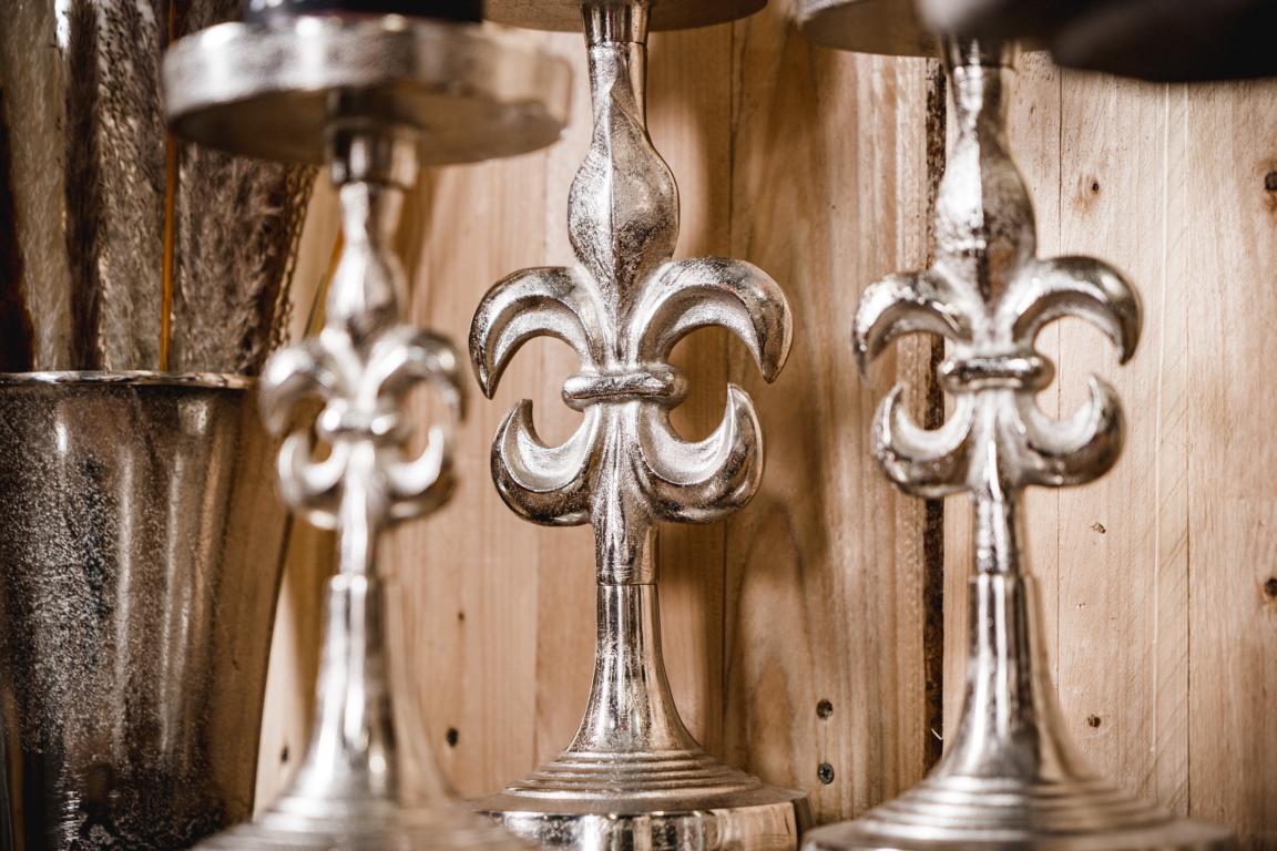 MN_Ambiente_01_10_2021-00020 Kerzenständer Lilie Silber 3er Set aus Metall