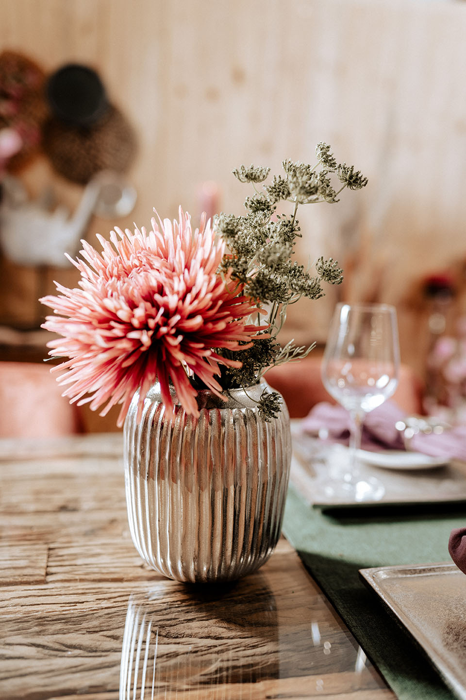 KATHRIN_BARNETZKE_Noll-19112022-Ambiente-60XNNYjasJpa773 Vase Silber Rund aus Metall