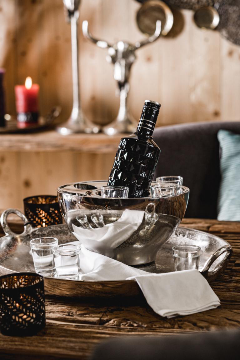 Wodkakühler Flaschenkühler für Wodka Spirituosen Silber aus Edelstahl mit Gläsern Wodka Kühler Silber Edelstahl mit 6 Gläsern