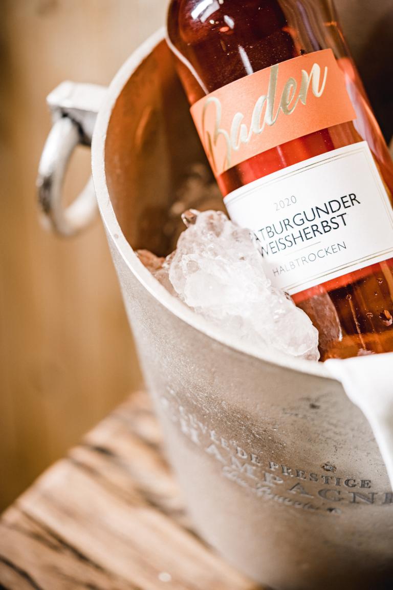 MN_Ambiente_20_09_2021-00067 Flaschenkühler / Champagnerkühler Silber aus Metall mit 2 Henkeln