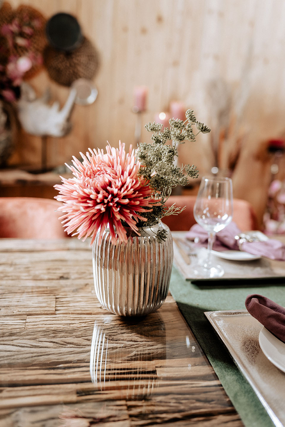 KATHRIN_BARNETZKE_Noll-19112022-Ambiente-62087NHLtZndWcV Vase Silber Rund aus Metall