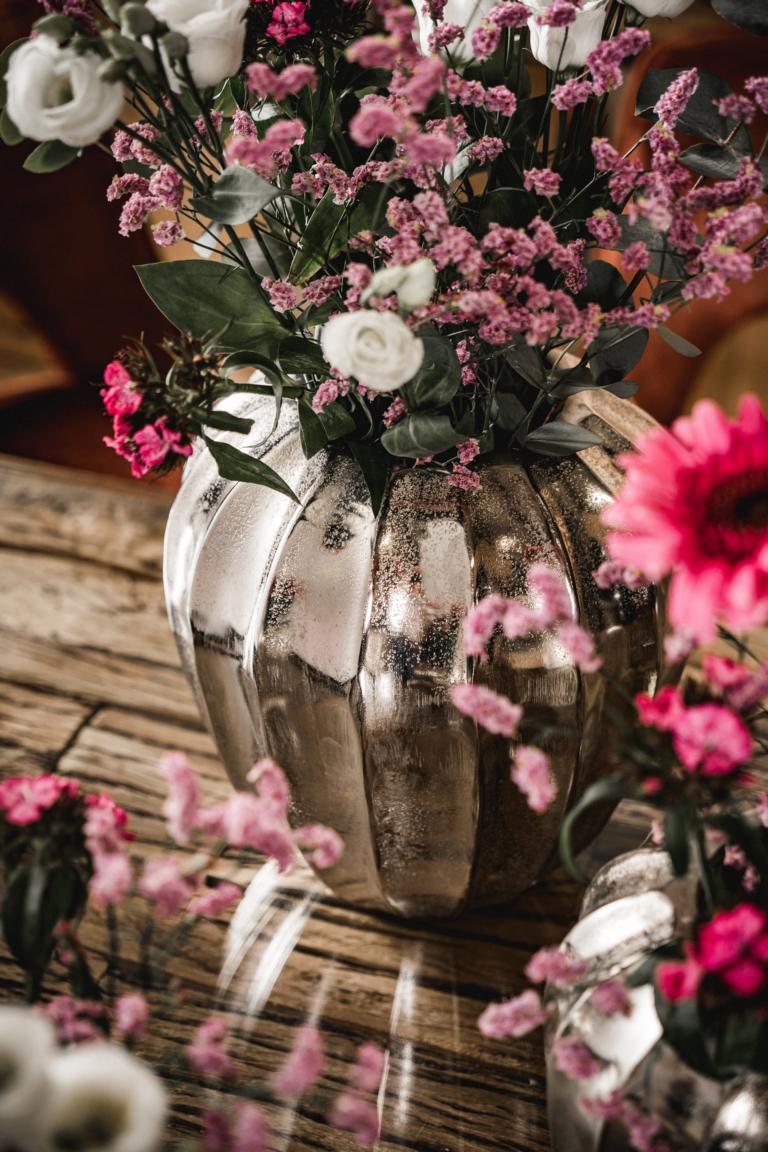 MN_Ambiente_27_05_2021-00094 Vase Silber Rund aus Metall