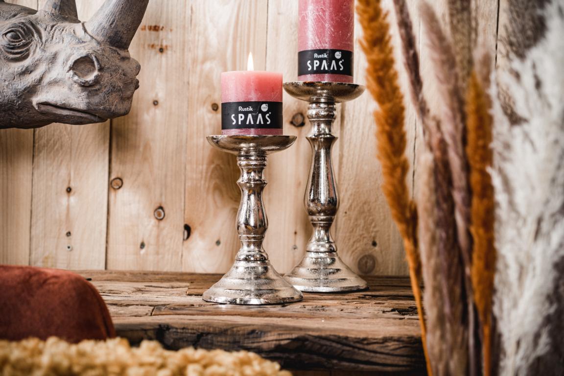 MN_Ambiente_01_10_2021-00026 Kerzenständer 2er Set aus Metall in der Farbe Silber