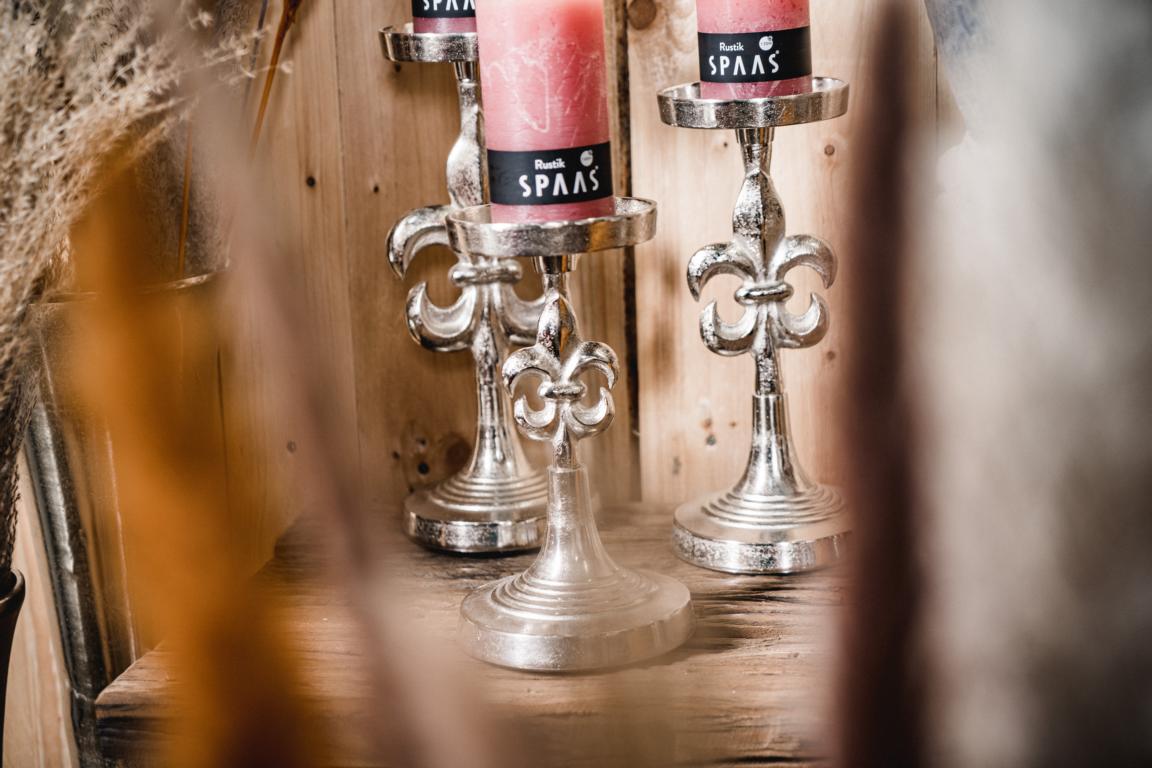 MN_Ambiente_01_10_2021-00017 Kerzenständer Lilie Silber 3er Set aus Metall