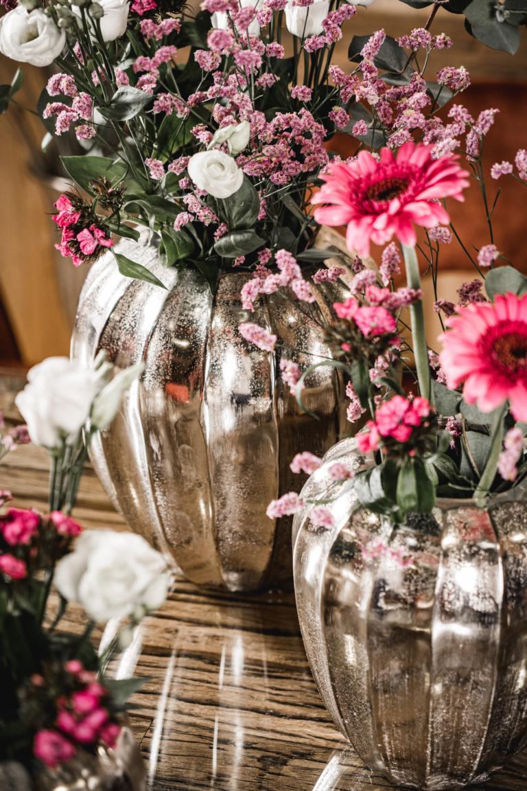 MN_Ambiente_27_05_2021-00088 Vase Silber Rund aus Metall