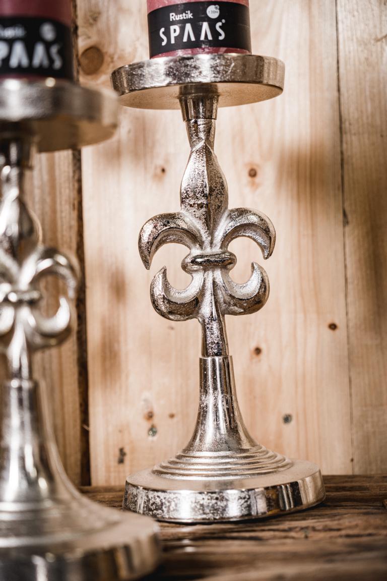 MN_Ambiente_01_10_2021-00021 Kerzenständer Lilie Silber 3er Set aus Metall