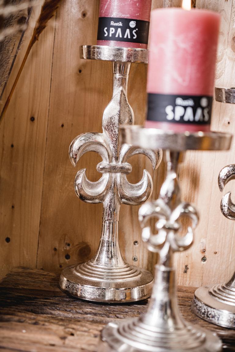 MN_Ambiente_01_10_2021-00019 Kerzenständer Lilie Silber 3er Set aus Metall