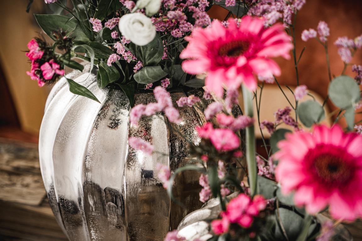 MN_Ambiente_27_05_2021-00092 Vase Silber Rund aus Metall