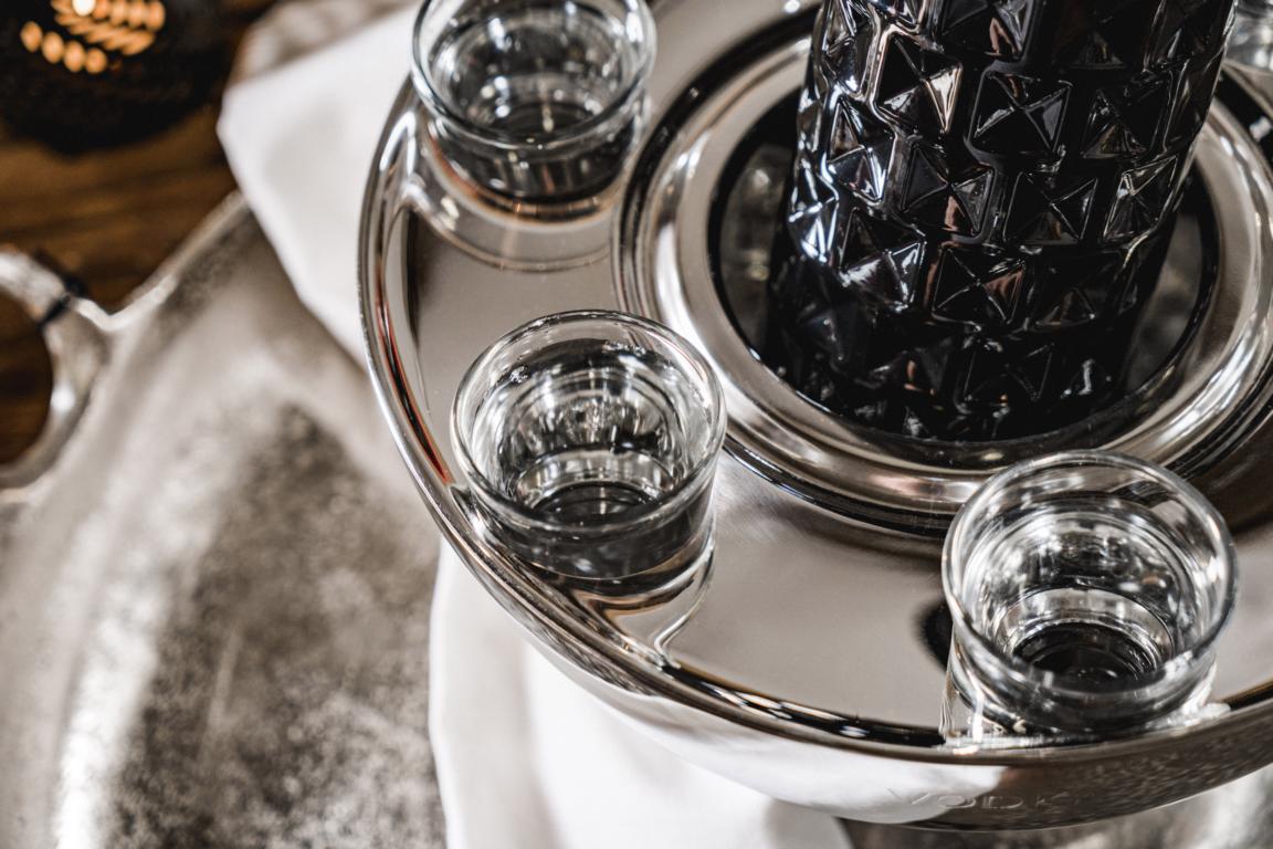 Wodkakühler Flaschenkühler für Wodka Spirituosen Silber aus Edelstahl mit Gläsern Wodka Kühler Silber Edelstahl mit 6 Gläsern